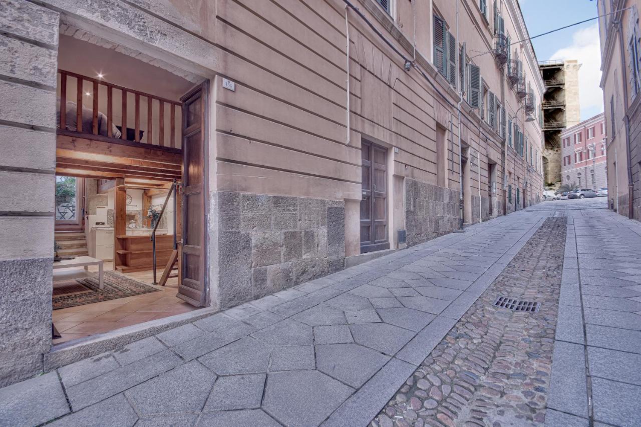 Right House - Small Garden In Old Town - Historical Castle District Cagliari Exteriör bild