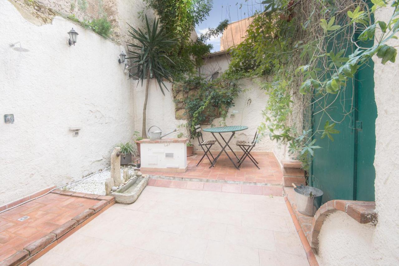 Right House - Small Garden In Old Town - Historical Castle District Cagliari Exteriör bild