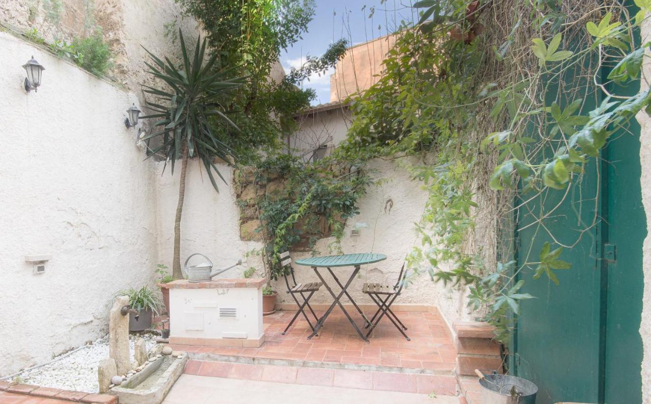 Right House - Small Garden In Old Town - Historical Castle District Cagliari Exteriör bild